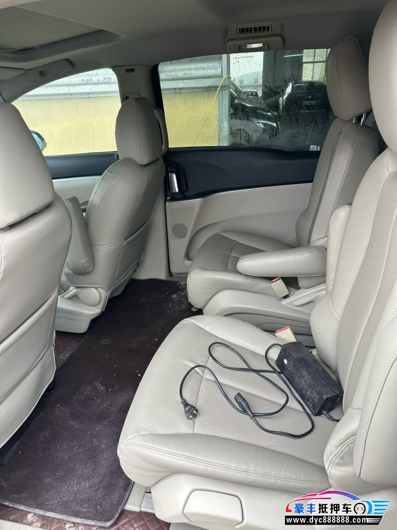 16年别克GL8轿车抵押车出售