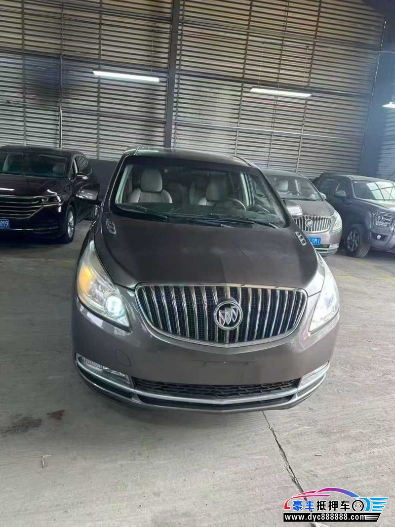 抵押车出售15年别克GL8轿车