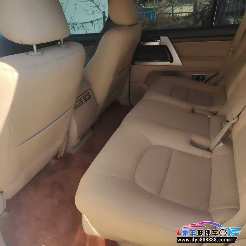 16年丰田兰德酷路泽（陆巡）轿车抵押车出售