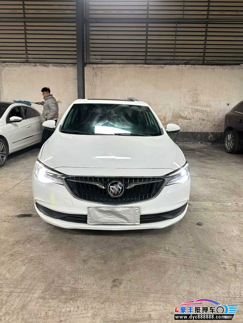 抵押车出售20年别克英朗轿车