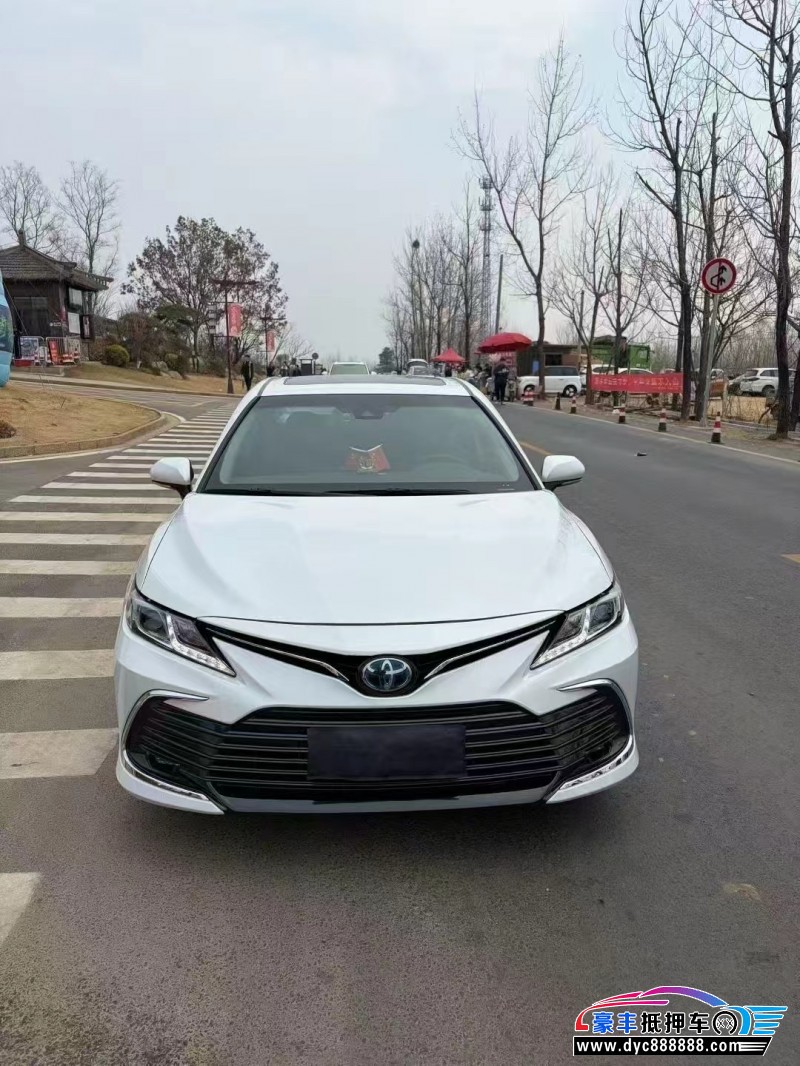 抵押车出售21年丰田凯美瑞轿车