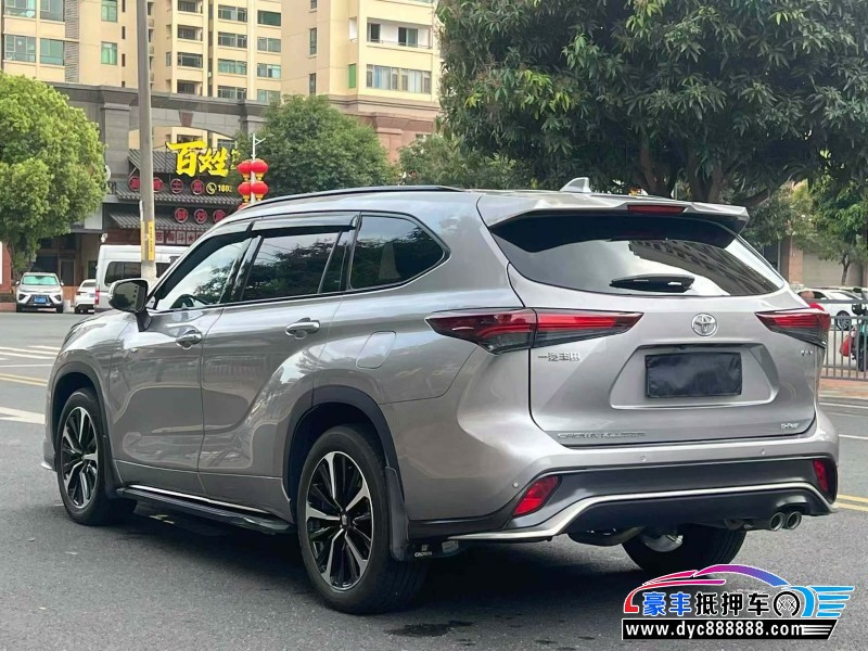 25年丰田皇冠陆放轿车抵押车出售