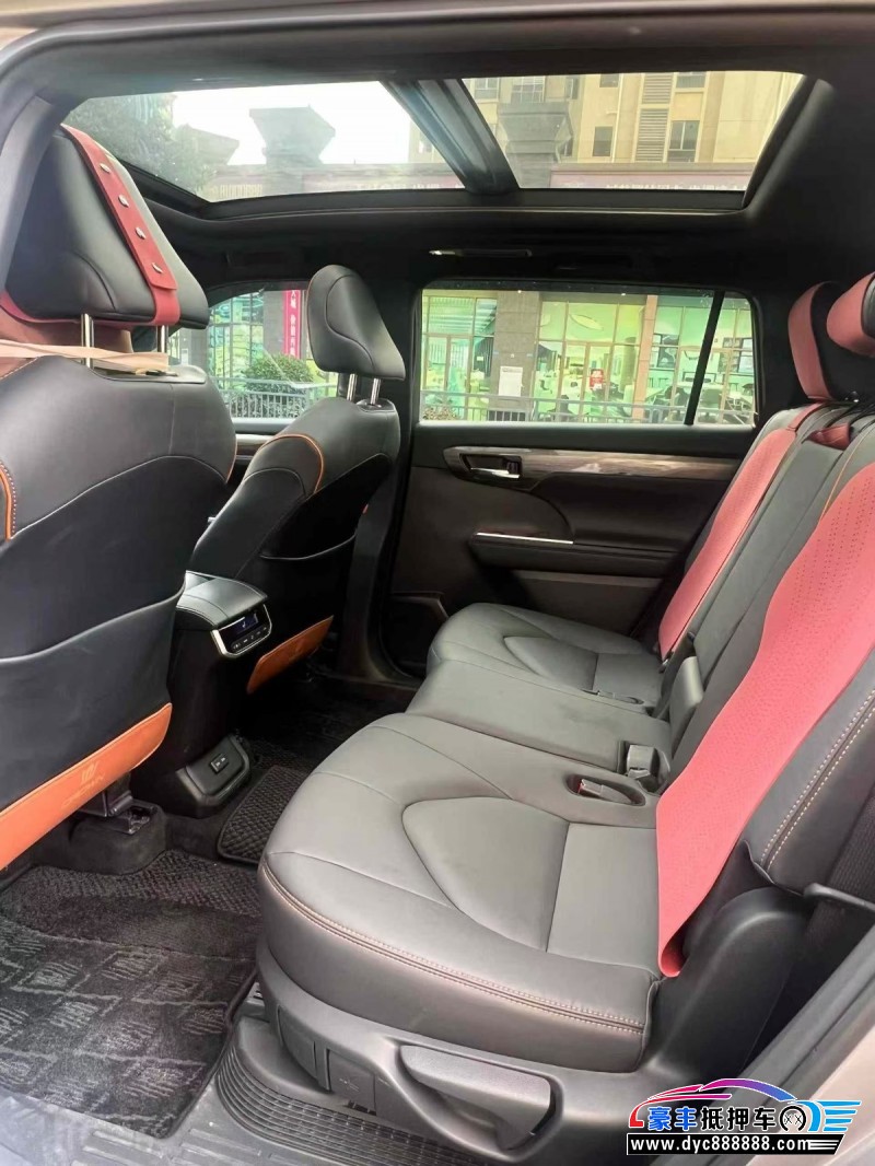 25年丰田皇冠陆放轿车抵押车出售