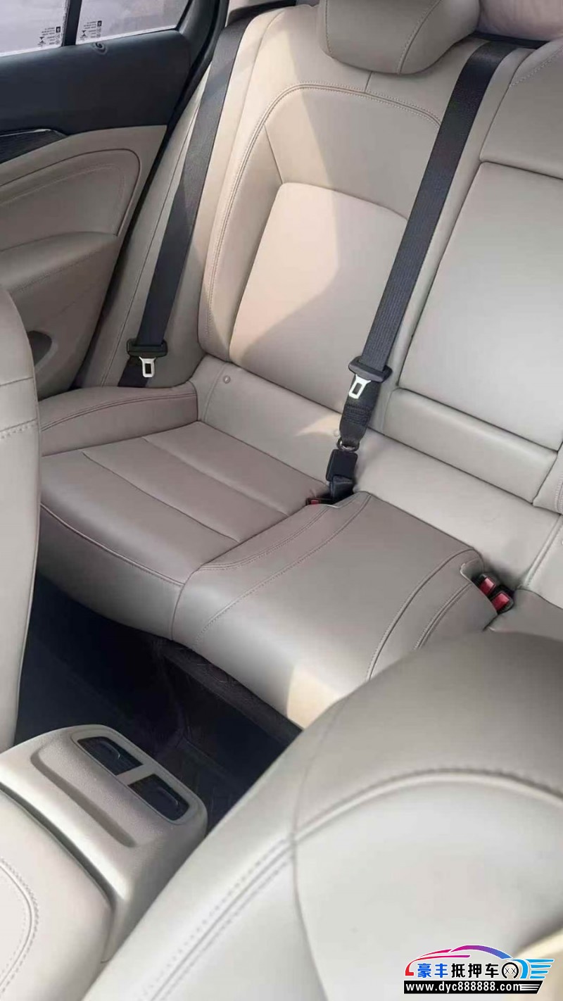 21年别克君威轿车抵押车出售