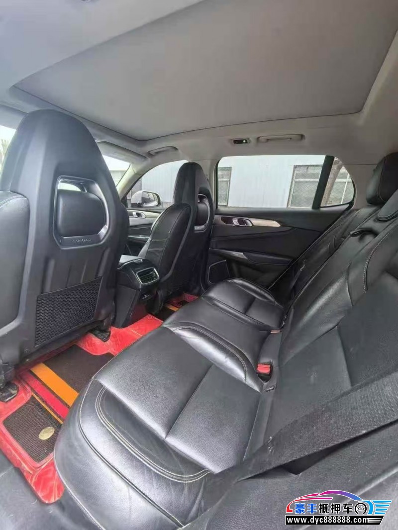 18年领克01轿车抵押车出售