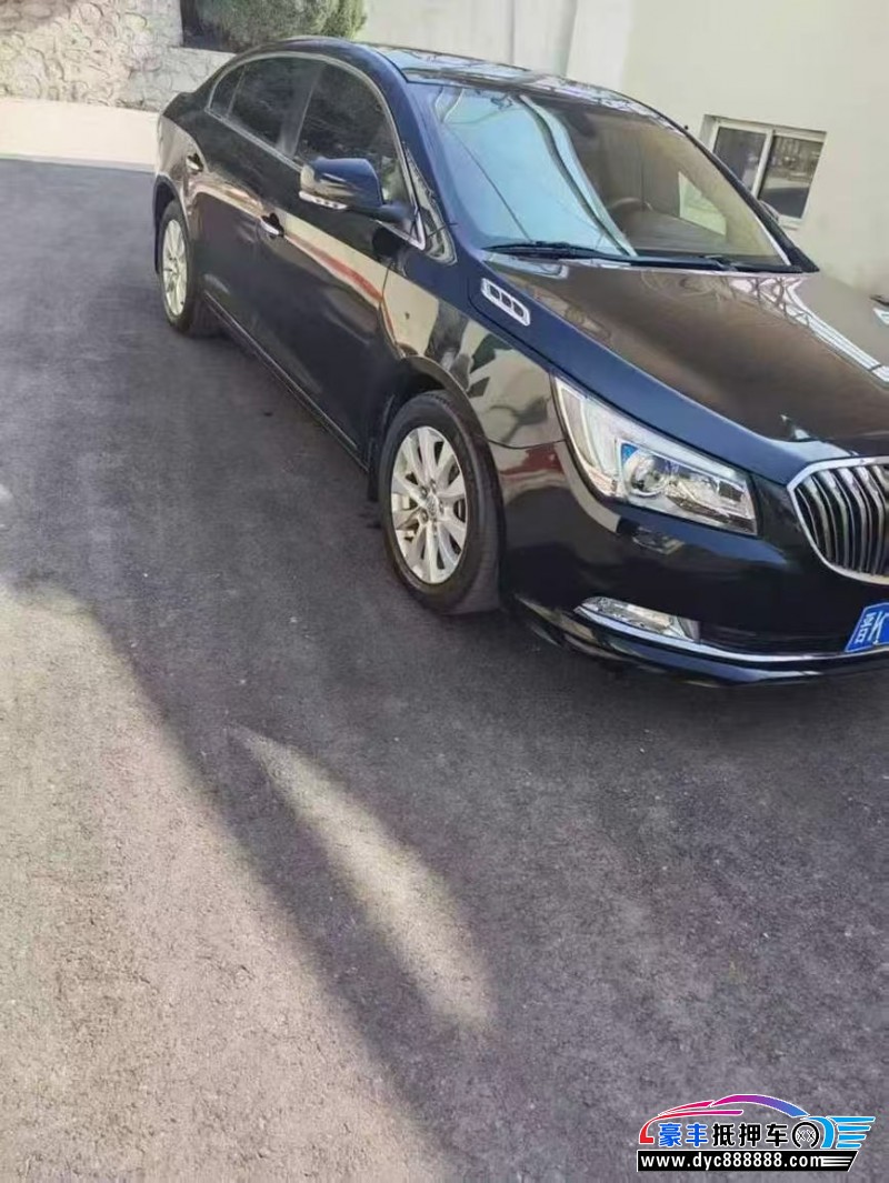 15年别克君越轿车抵押车出售