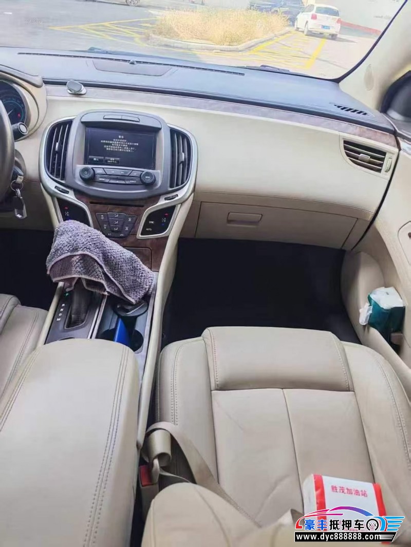 15年别克君越轿车抵押车出售