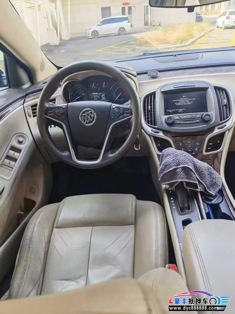 15年别克君越轿车抵押车出售