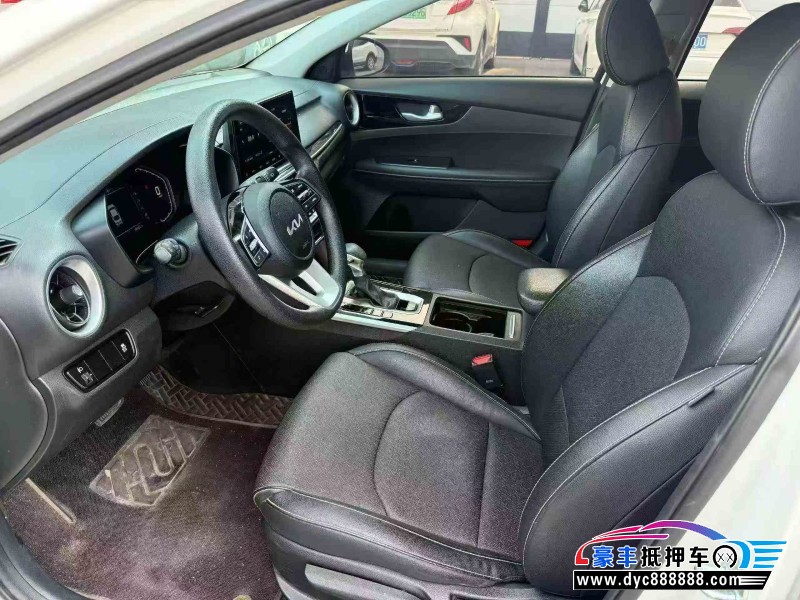 22年起亚K3轿车抵押车出售