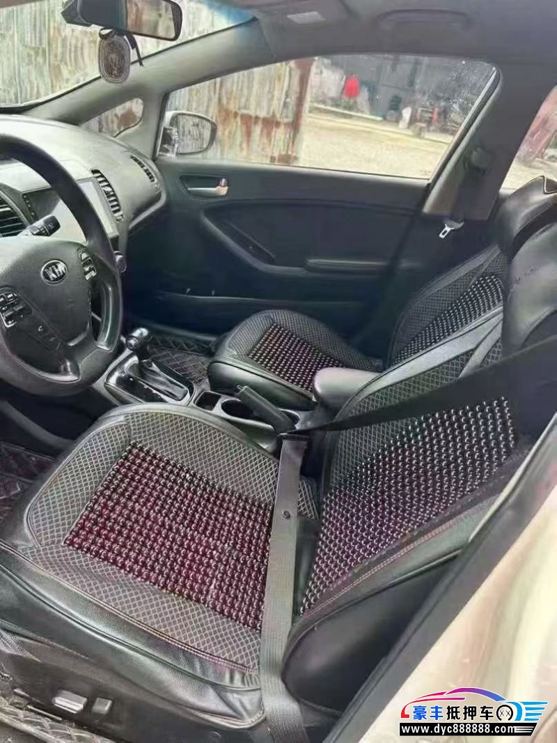 18年起亚K3轿车抵押车出售