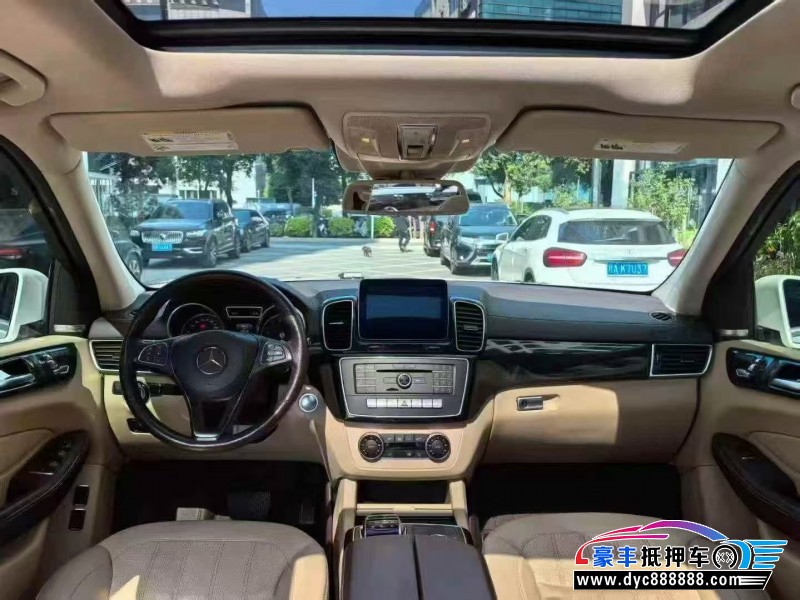 18年奔驰GLS轿车抵押车出售