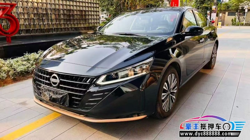 25年日产天籁轿车抵押车出售