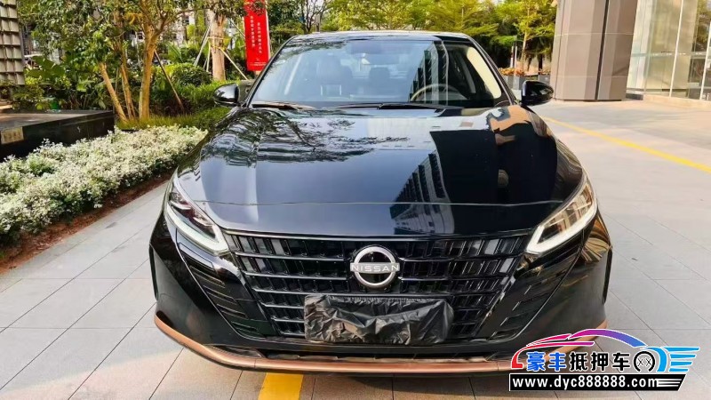 抵押车出售25年日产天籁轿车