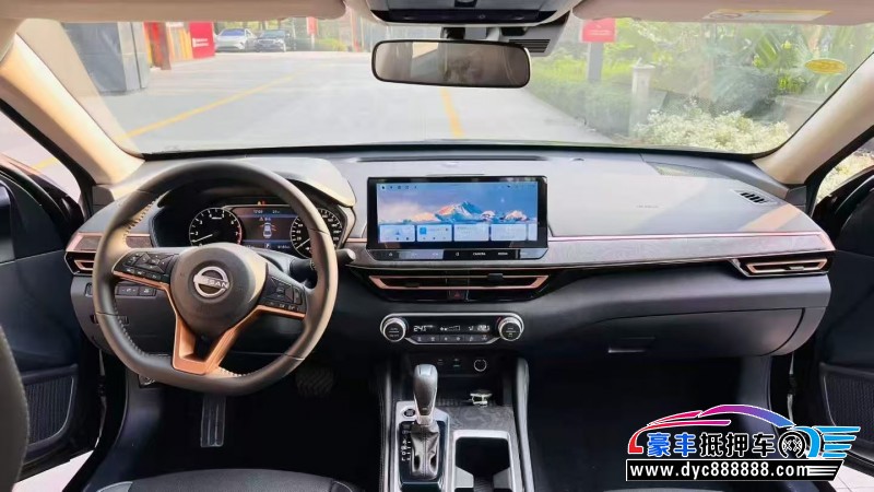 25年日产天籁轿车抵押车出售