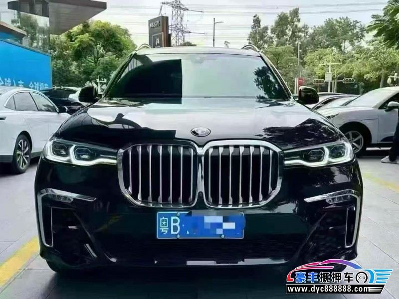 抵押车出售21年宝马X7轿车