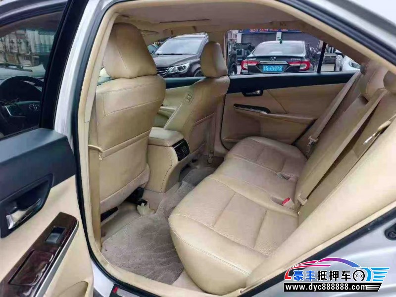 16年丰田凯美瑞轿车抵押车出售