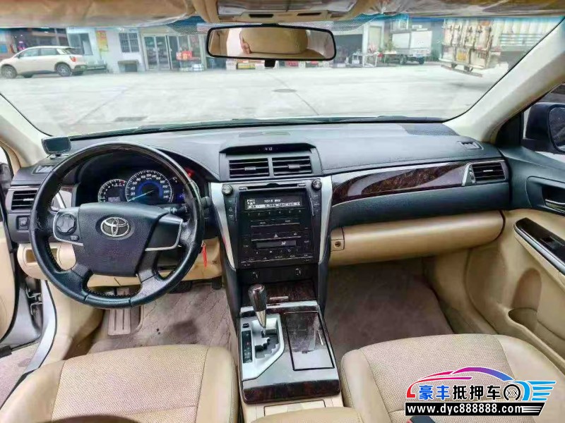 16年丰田凯美瑞轿车抵押车出售