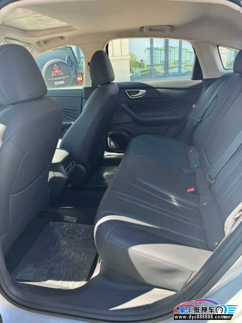 26年荣威D7轿车抵押车出售