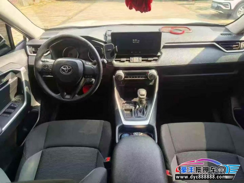 24年丰田威兰达轿车抵押车出售