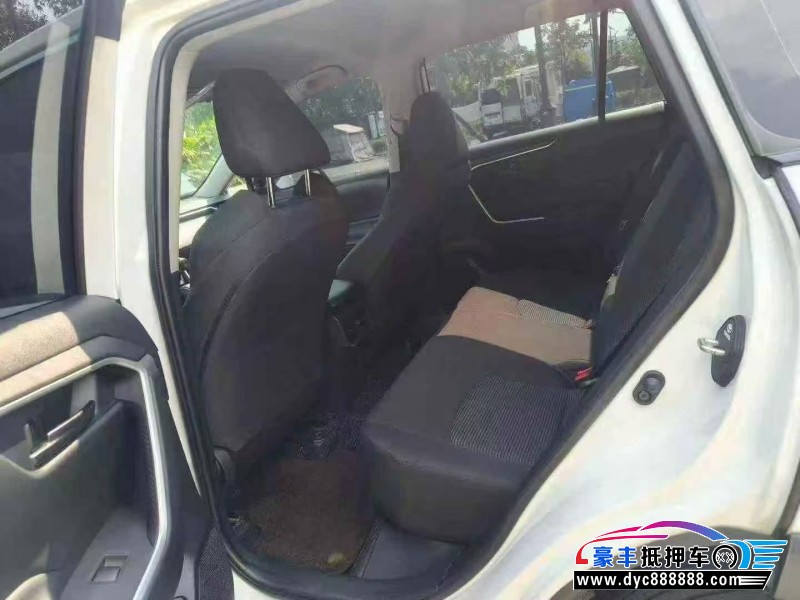 24年丰田威兰达轿车抵押车出售