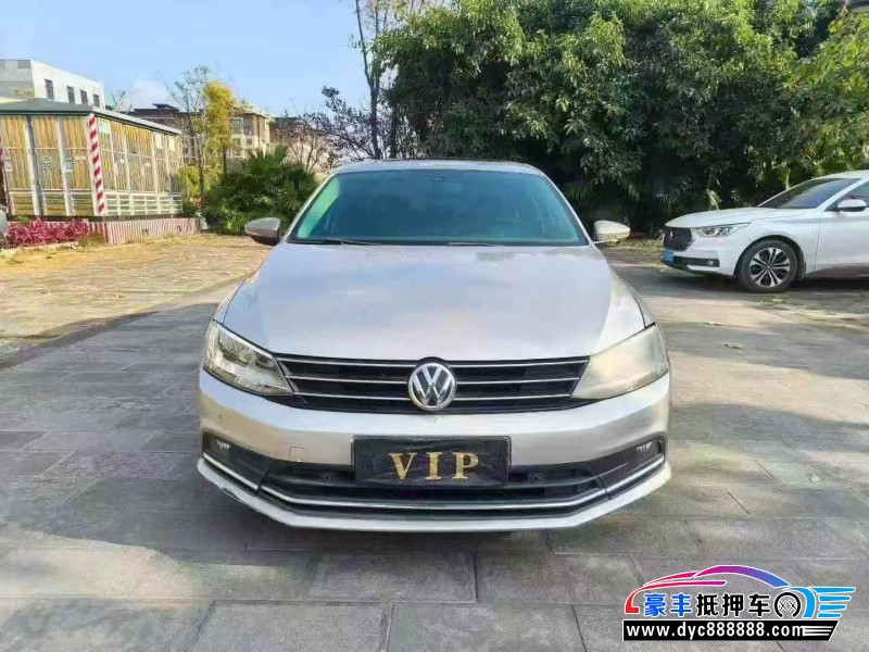 抵押车出售16年大众速腾轿车