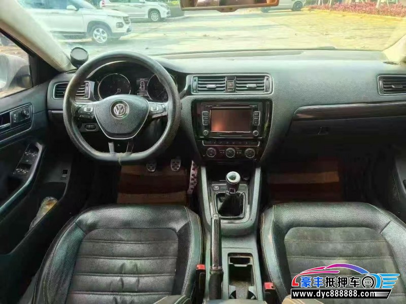 16年大众速腾轿车抵押车出售