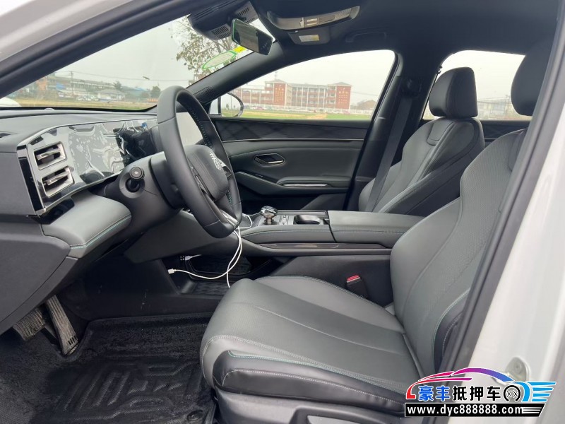 24年比亚迪秦轿车抵押车出售