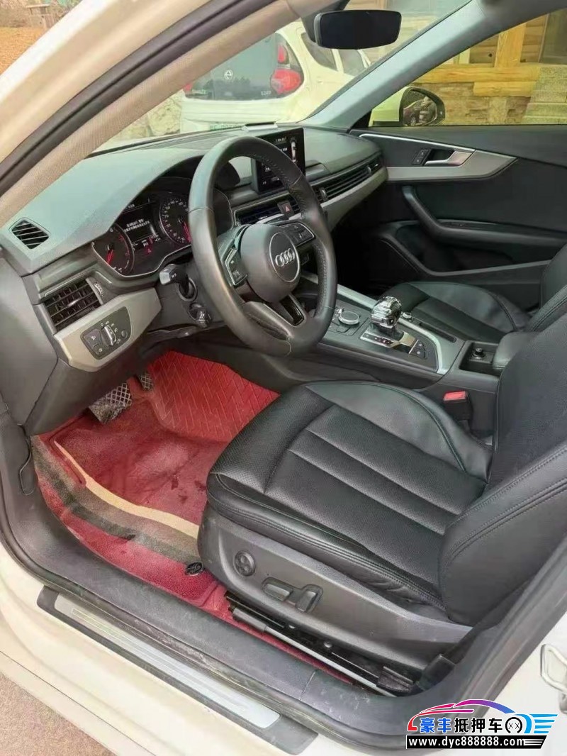 19年奥迪A4L轿车抵押车出售
