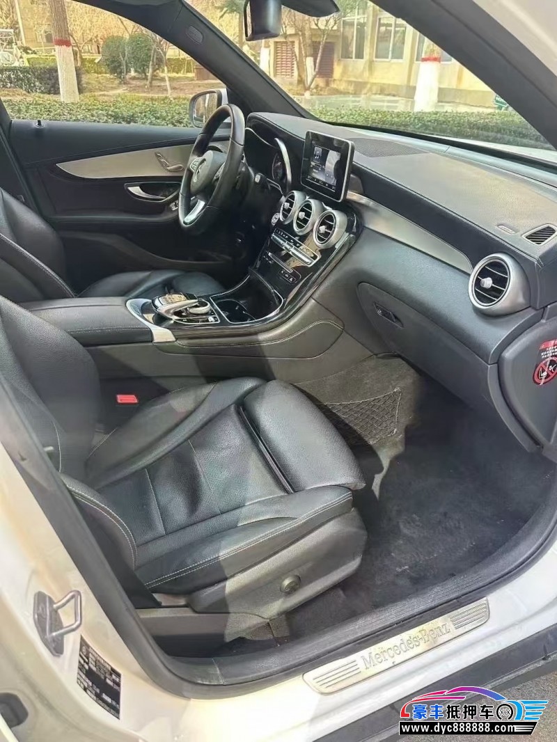 19年奔驰GLC轿车抵押车出售