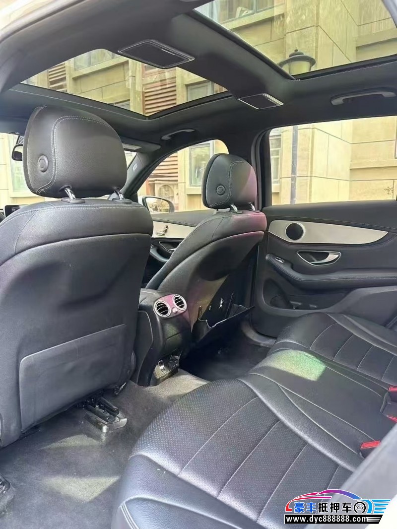 19年奔驰GLC轿车抵押车出售