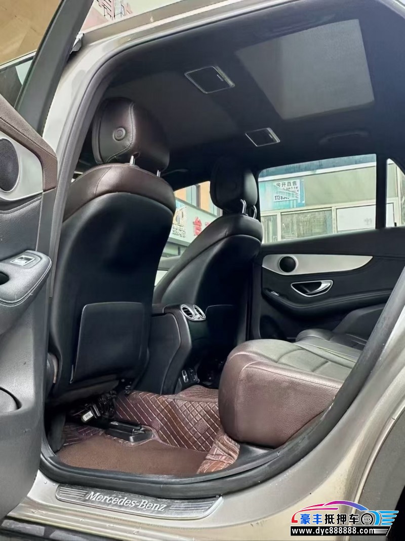 19年奔驰GLC轿车抵押车出售