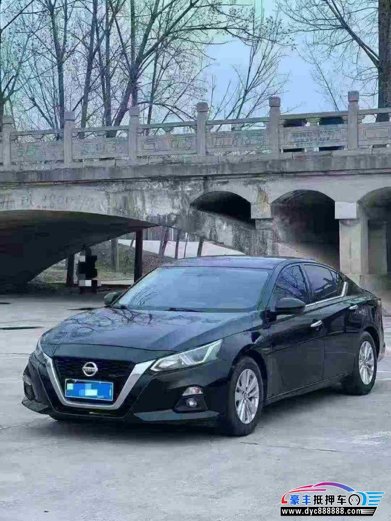 22年日产天籁轿车抵押车出售