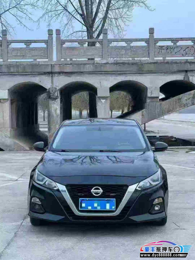 抵押车出售22年日产天籁轿车