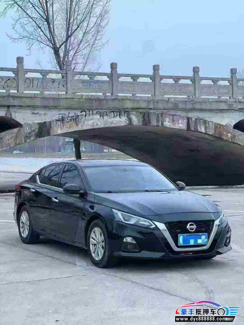 22年日产天籁轿车抵押车出售
