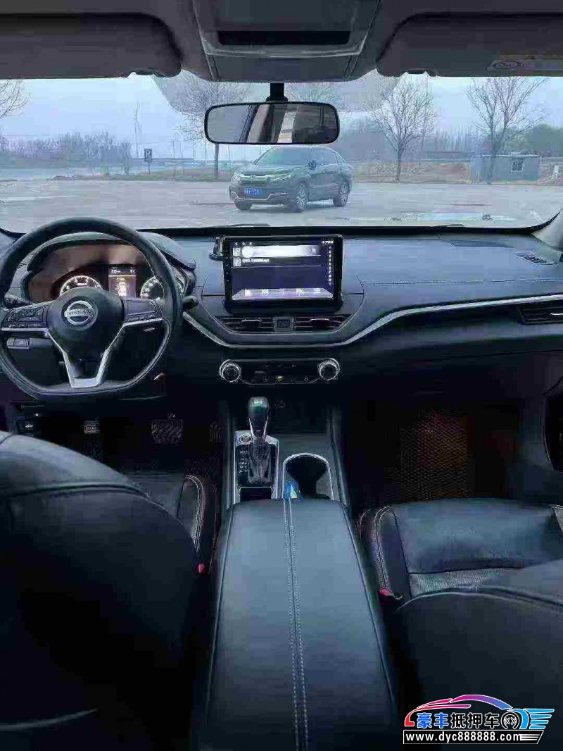 22年日产天籁轿车抵押车出售