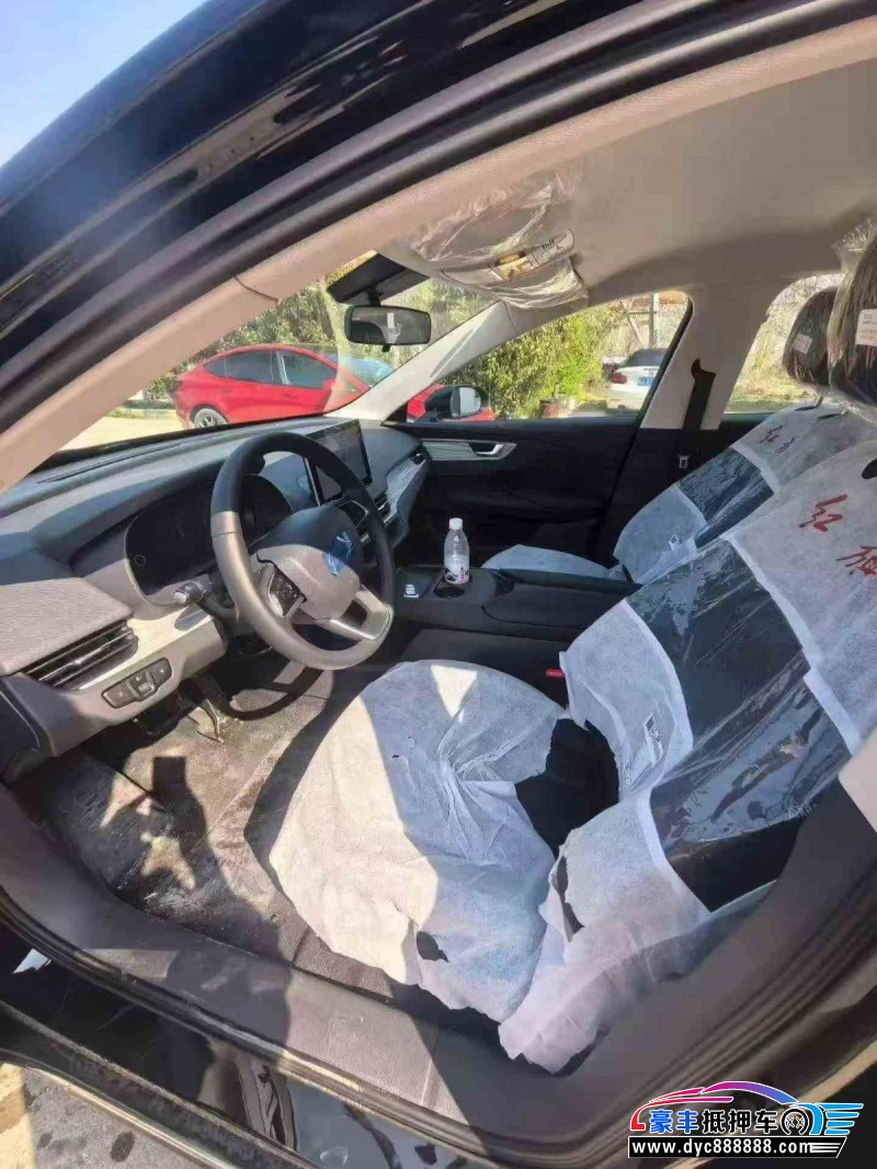 26年红旗EQM5轿车抵押车出售