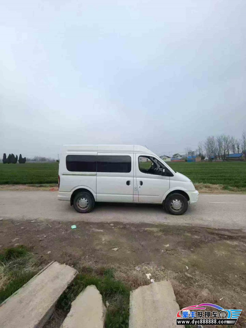 22年上汽大通V80轿车抵押车出售