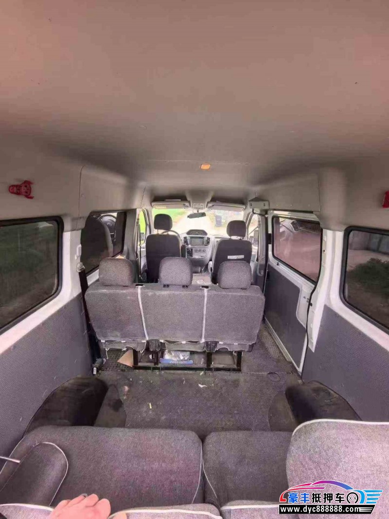 22年上汽大通V80轿车抵押车出售