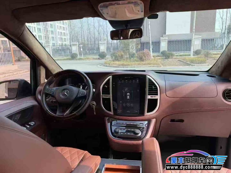 21年奔驰威霆轿车抵押车出售