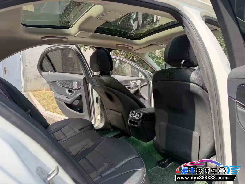 19年奔驰C轿车抵押车出售