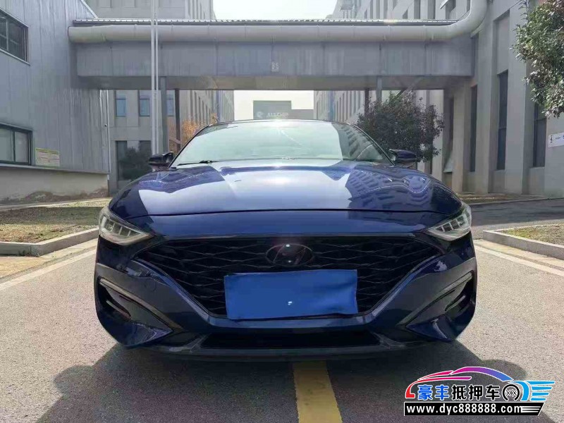 抵押车出售19年现代菲斯塔轿车