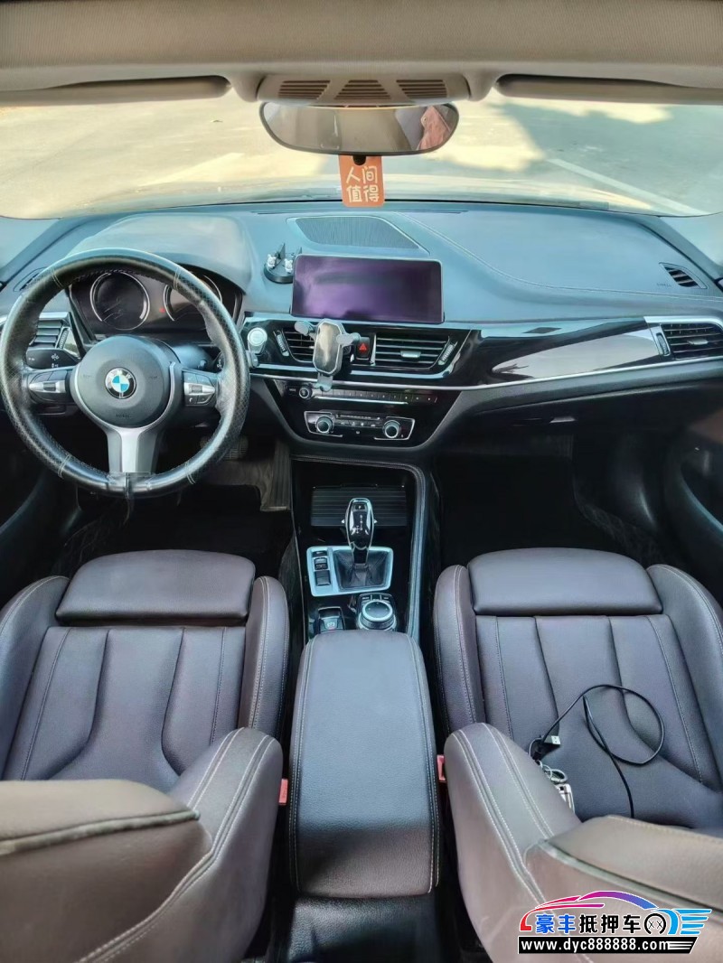 21年宝马1系轿车抵押车出售