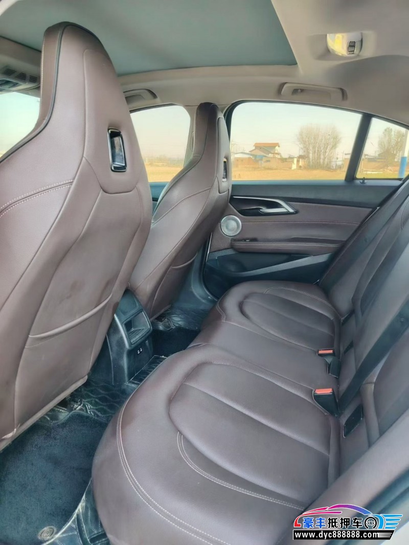 21年宝马1系轿车抵押车出售