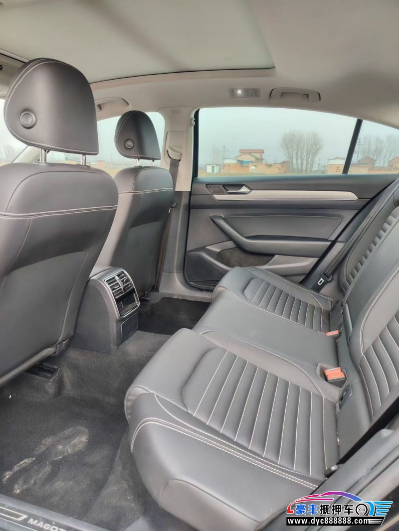 21年大众迈腾轿车抵押车出售