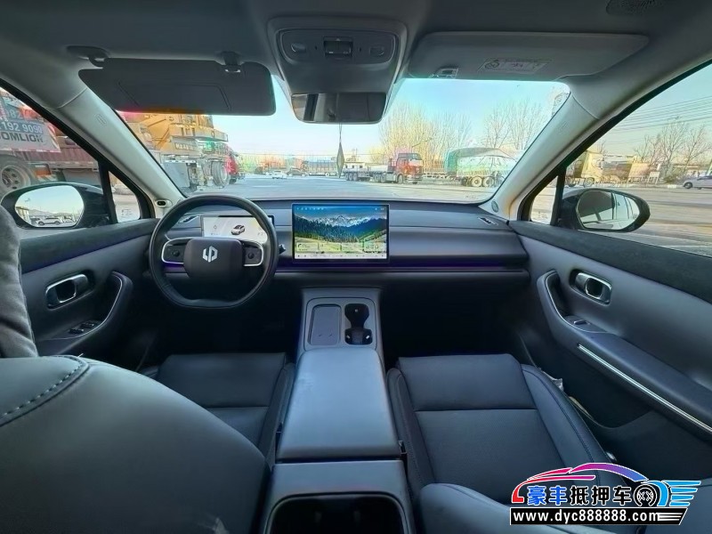 25年零跑C16轿车抵押车出售