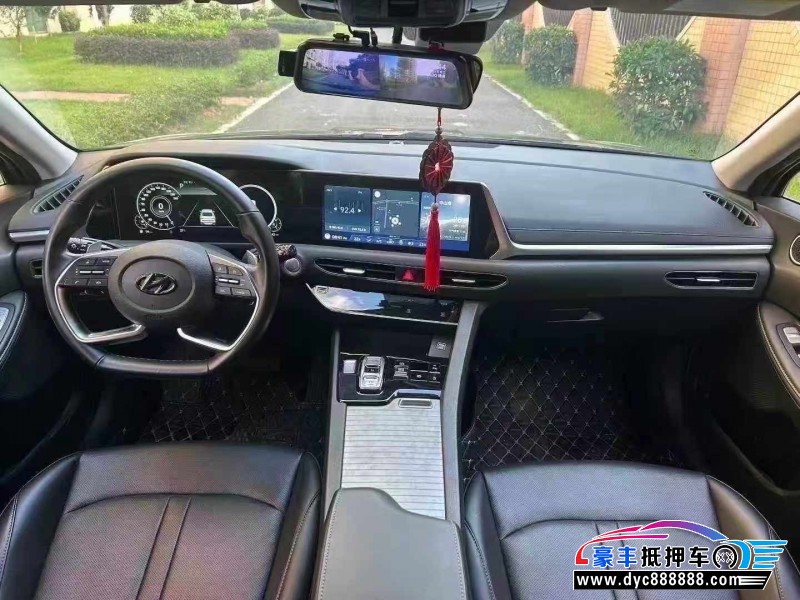 21年现代索纳塔轿车抵押车出售