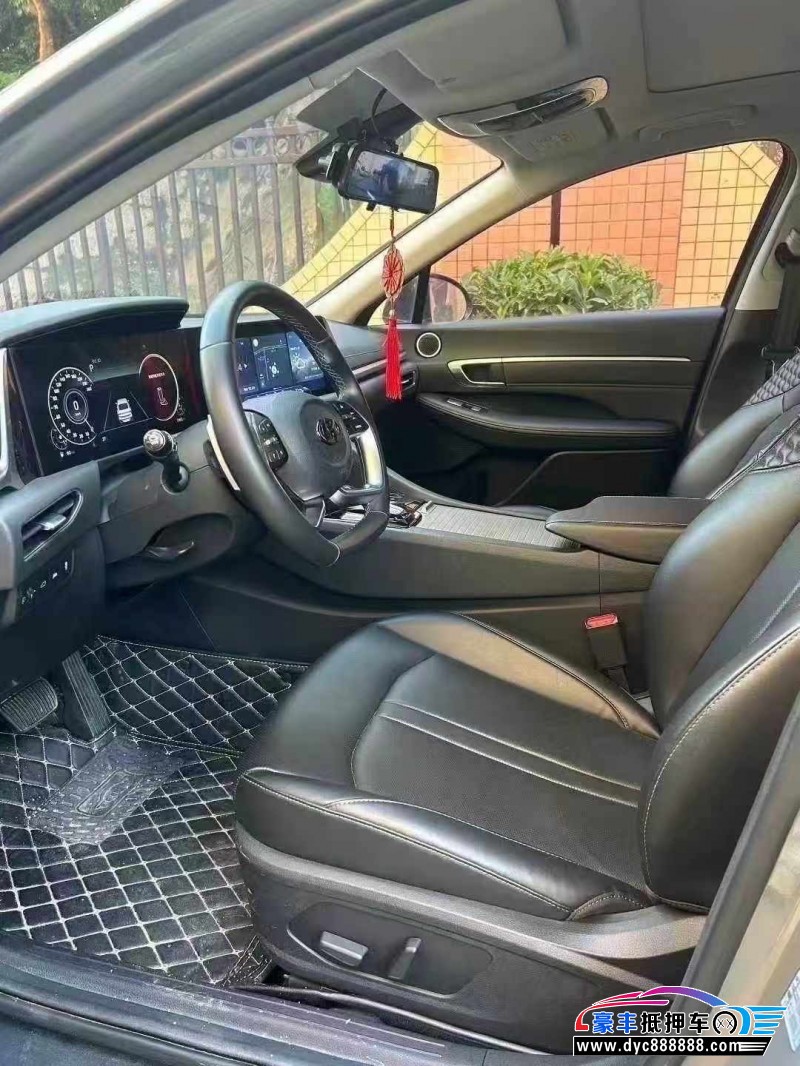 21年现代索纳塔轿车抵押车出售