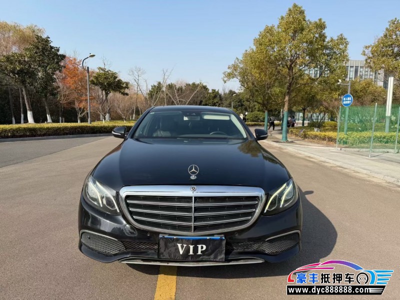 17年奔驰E轿车抵押车出售