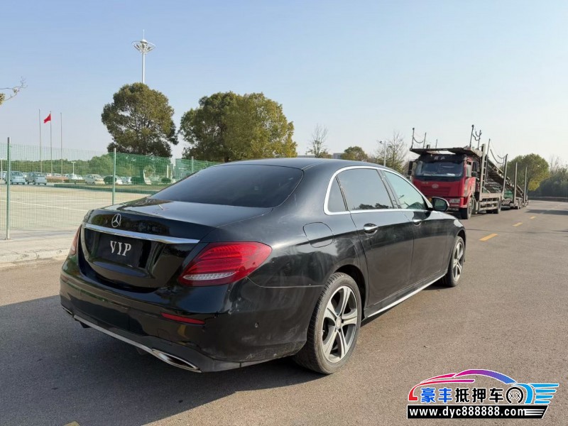 17年奔驰E轿车抵押车出售