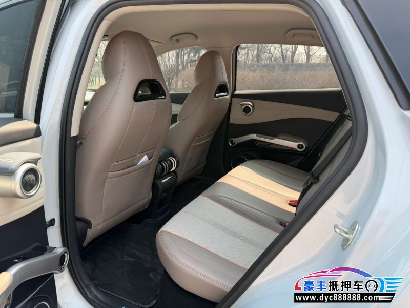 24年比亚迪元轿车抵押车出售